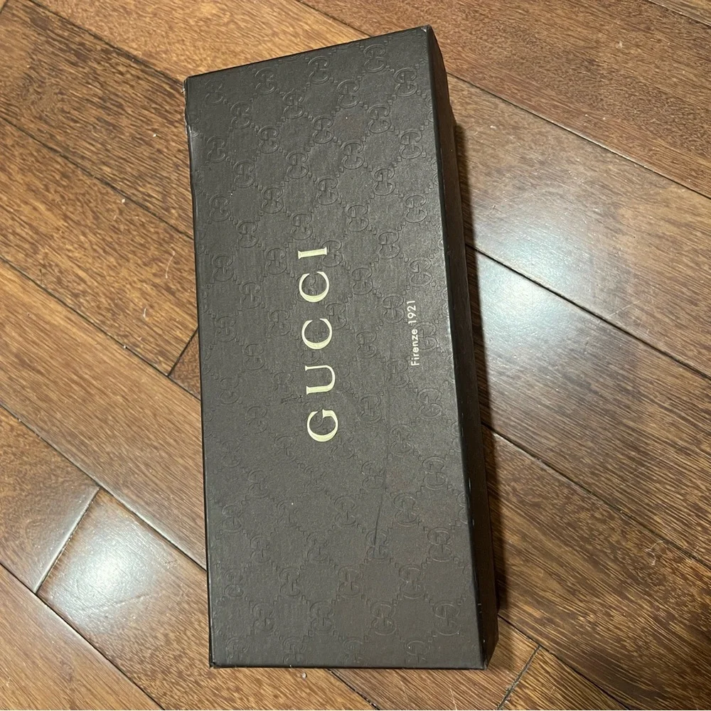 Gucci Flats - Picture 3 of 5